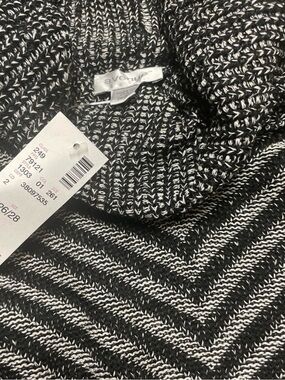 Avenue Black & White Chevron Knit Sweater
